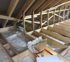 Chev&ecirc;tre pour futur escalier..viendra &agrave; ce niveau l'escalier escamotable.