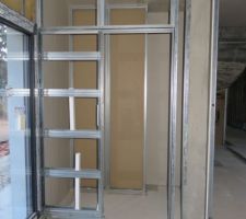 Armature porte coulissante cellier