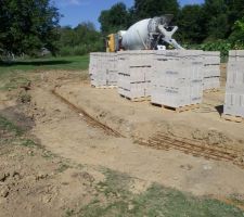 Voici la ferraille mis dans les tranch&eacute;es.