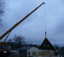 Première intervention de la grue