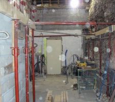 Préparation pour recevoir les poutrelles de la dalle du R 1