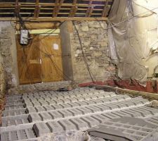 Dalle du R 1 en cours de pr&eacute;paration (systeme EMS Leader de chez KP1)