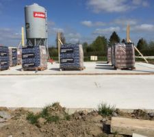 Arrivage des briques