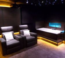 Salle de cinéma - Fauteuil et balnéo