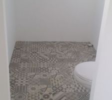 Dans la salle d'eau