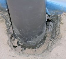 Jolie le bouchage d'un tuyau PVC pour aération puisard (à l'intérieur)