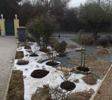 D&eacute;but de l'am&eacute;nagement d'un jardin min&eacute;ral