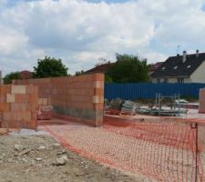 Lot 31 en face entr&eacute;e garage