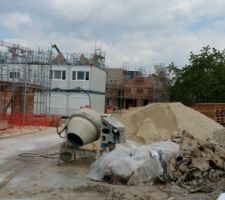 Maison 18 en face cot&eacute; garage