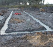 Le ma&ccedil;on travail bien, &ccedil;a sent l'exp&eacute;rience " piscine"