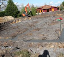 Le ma&ccedil;on travail bien, &ccedil;a sent l'exp&eacute;rience " piscine"