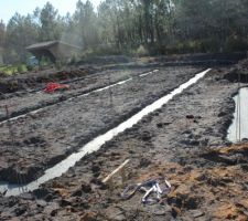 Le ma&ccedil;on travail bien, &ccedil;a sent l'exp&eacute;rience " piscine"