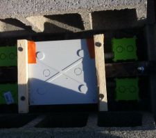 Boite de dérivation électrique dans dalle