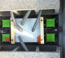 Boite de dérivation électrique dans dalle
