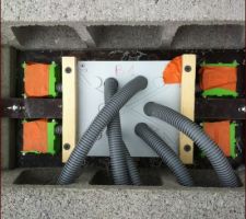 Boite de dérivation électrique dans dalle