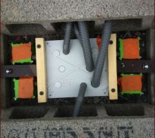 Boite de dérivation électrique dans dalle