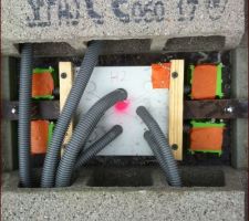 Boite de dérivation électrique dans dalle