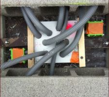 Boite de dérivation électrique dans dalle