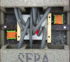 Boite de dérivation électrique dans dalle