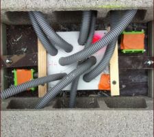 Boite de dérivation électrique dans dalle