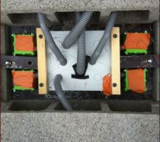 Boite de dérivation électrique dans dalle