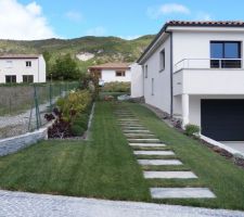 Tour du jardin en ce 1er mai (allée ouest)