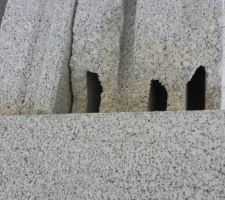 Blocs cassés abimés...pas grave...ça ne se verra pas :-(