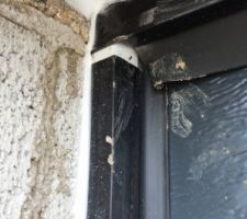 Finition porte de garage... la qualité BS...