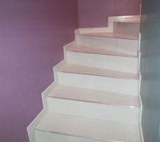 Finition plinthes d'escalier