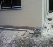 Chantier laissé dans l'état ... pratique pour faire pousser de la pelouse ... ENCORE UNE FOIS NETTOYER PAR NOS SOINS