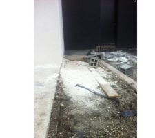 Chantier laissé dans l'état ... pratique pour faire pousser de la pelouse ... ENCORE UNE FOIS NETTOYER PAR NOS SOINS