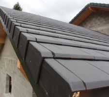 Détail tuile et bandeaux alu