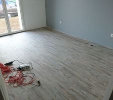 Pose du parquet dans notre chambre, merci à mes beaux parents