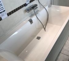 Baignoire divine en quaryl 
180x80cm
Marque villeroy & boch