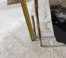 Attentes verticales douteuses et plutôt courtes quand on sait qu'elle doivent faire 60 cm en zone sismique 3