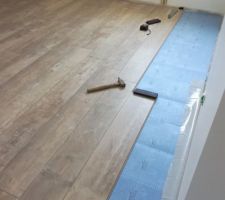 Parquet 12mm de chez ARTENS avec chanfrein noir