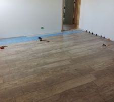 Parquet 12mm de chez ARTENS avec chanfrein noir