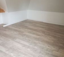 Parquet 12mm de chez ARTENS avec chanfrein noir