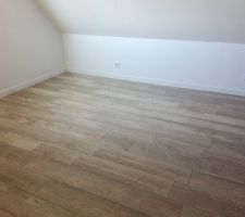 Parquet 12mm de chez ARTENS avec chanfrein noir