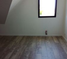 Parquet 12mm de chez ARTENS avec chanfrein noir