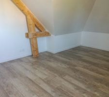 Parquet 12mm de chez ARTENS avec chanfrein noir