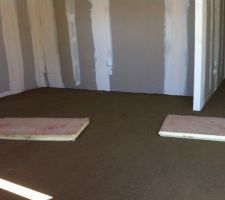 Réalisation de la chape de finition au RDC puis pose carrelage le même jour