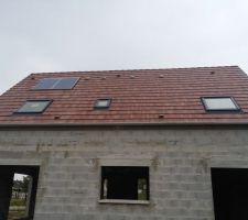 Toiture, velux et panneau solaire terminé