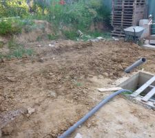 Tranchée d'évacuation pour les drains