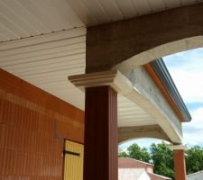 Après 3 mois d'arrêt, les travaux ont enfin repris !!! 
Côté intérieur les cloisons sont entrain d'être montées !!! On se rend mieux compte des pièces. Néanmoins j'ai l'impression que tout est petit.... J'espère que c'est qu'une impression...