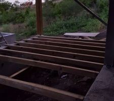 Début de l installation de la structure du deck