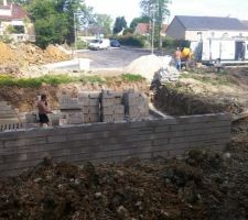 Voilà début de la construction du vide sanitaire!