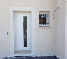Porte d'entrée avec contour