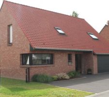 Style de la maison voulu. Les fenêtres ne seront pas aux mêmes endroits. (Nous aurions aimé gardé la fenêtre d'angle, mais nous sommes en zone sismique, et nous aurions du ajouter un capot pour renforcer que nous n'avons pas trouvé esthétique).