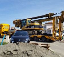 L'arrivée de la foreuse pour le puits